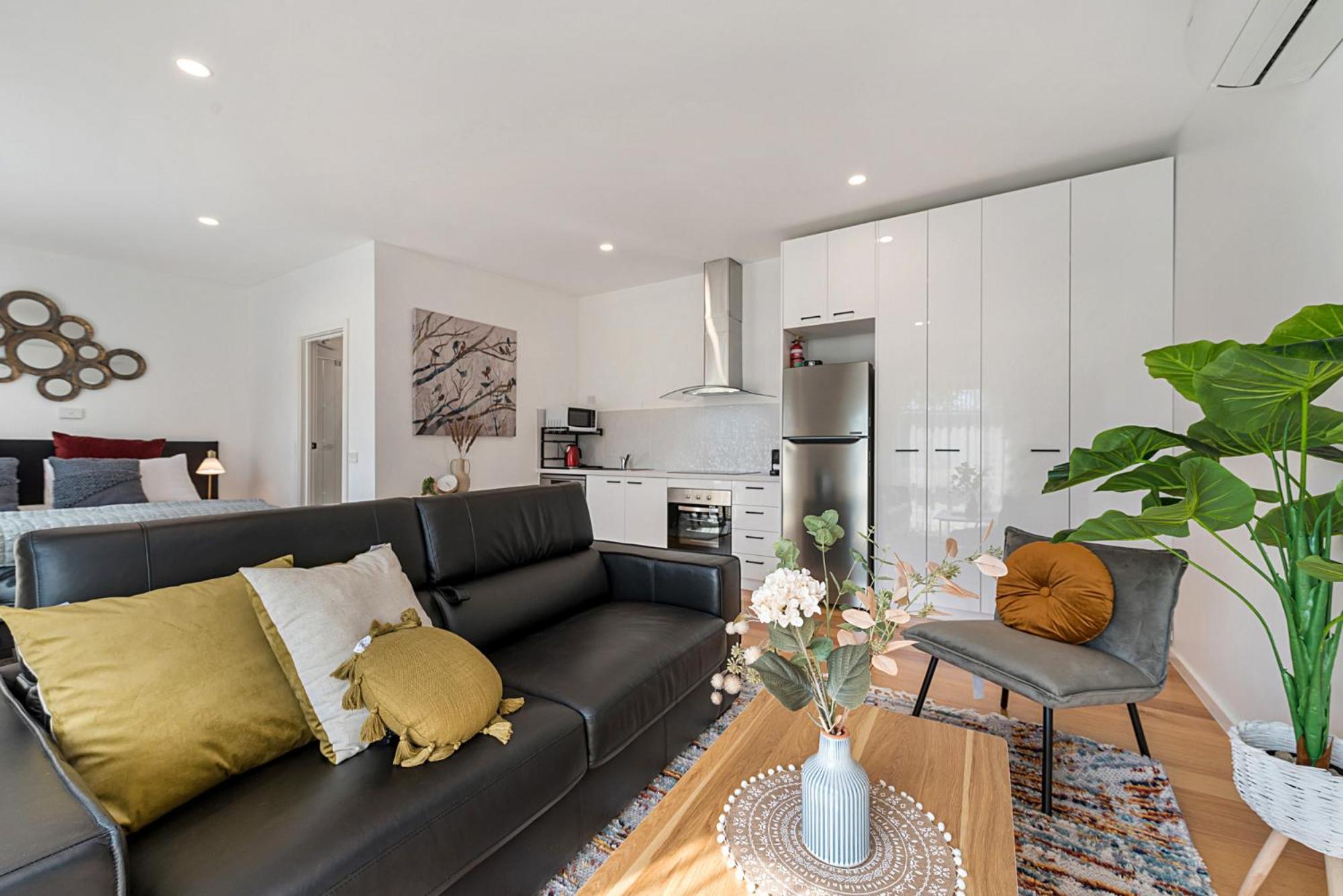 Comfy Studio With Shared Backyard Near Racecourse Carnegie Exteriör bild